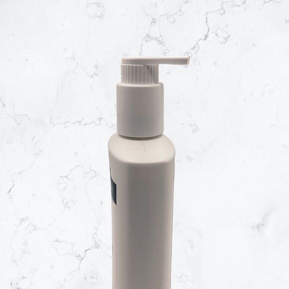 SOLD🏷Neutrogena Deep Moisture Hypoallergenic Body Lotion Dry Sensitive Skin NEW - Picture 3 of 3